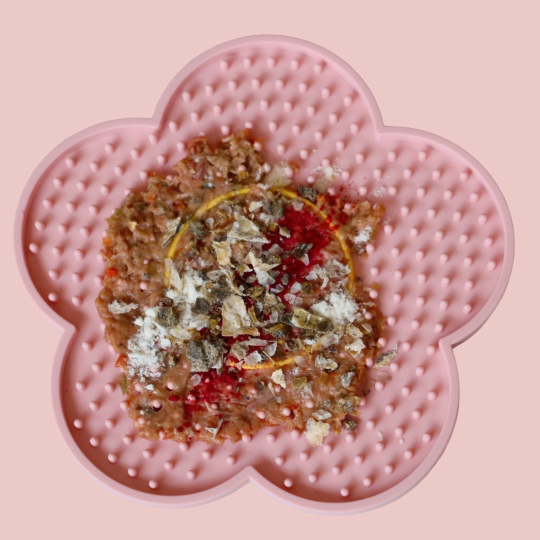 kitten smear food mat 